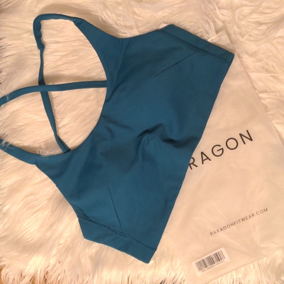 Paragon Fitwear Other - Paragon fit wear cross back spruce sports bra size small